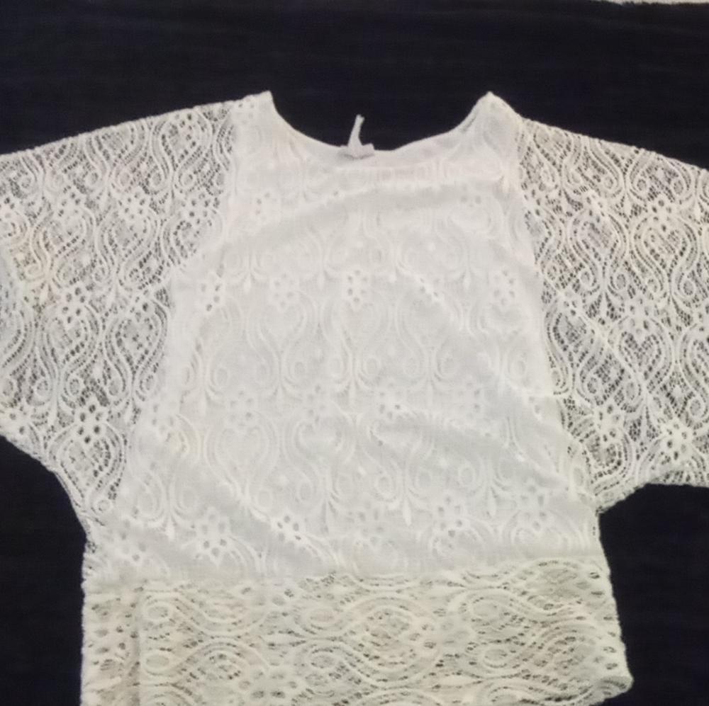 ⚡3/$25⚡ Lace short sleeve top